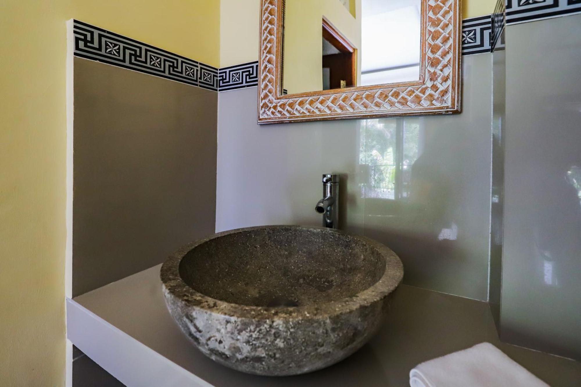 Big Stone House 6 - 6 Min Center And 500m Parq Pousada Ubud